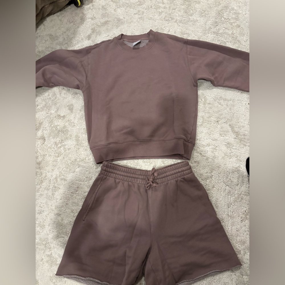 Aritzia TNA Cozy Mauve Sweatshirt and Shorts Set